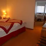 De La Couronne Hotel