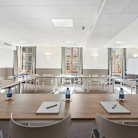 De La Couronne Hotel 3*