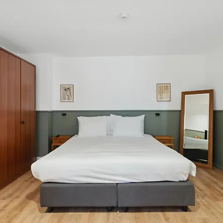 Hotel De La Couronne 3*