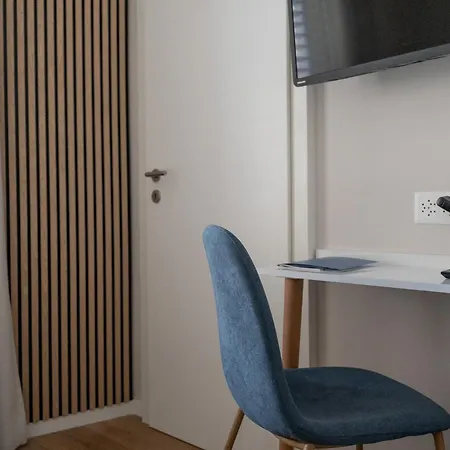 Otel De La Couronne 3*