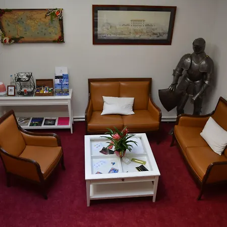 De La Couronne Hotel