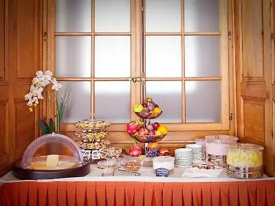 De La Couronne Hotel