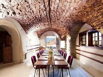 Hotel De La Couronne