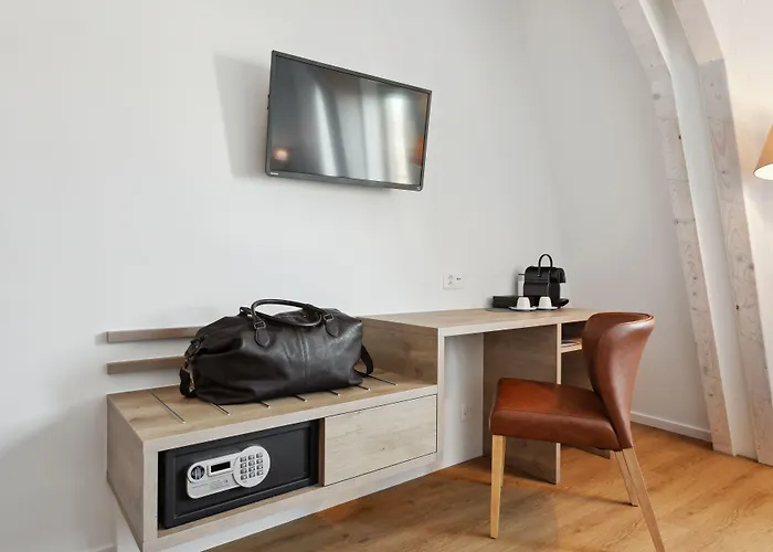 De La Couronne Otel Morges