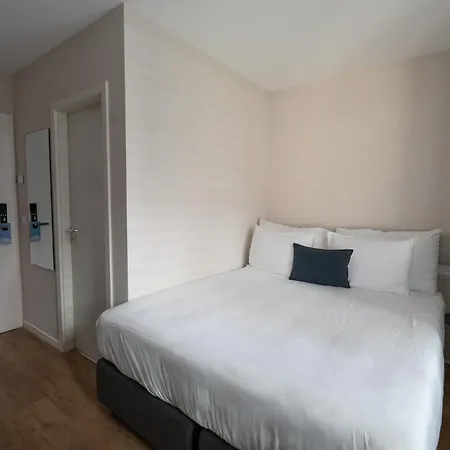 Hotel De La Couronne 3*