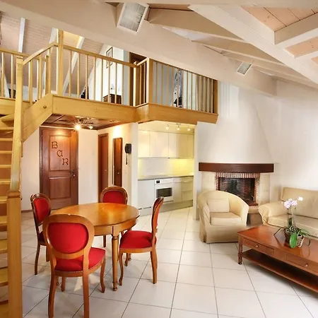 فندق De La Couronne 3*