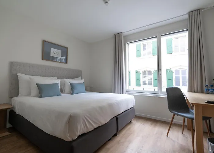 De La Couronne 3* مورغز