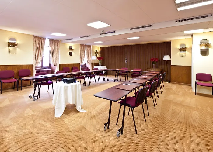 فندق De La Couronne 3*